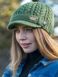 Aran Cable Knit Peak Hat Green