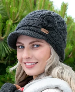 Aran Trellis Peak hat Charcoal