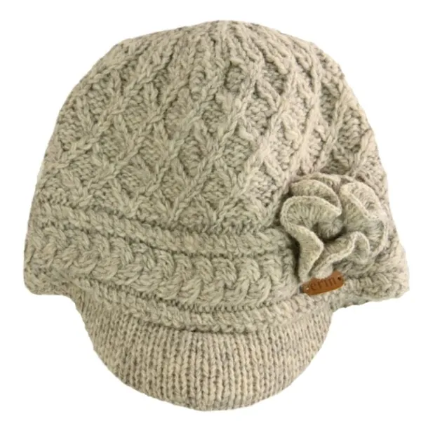 Aran Trellis Peak hat Oatmeal