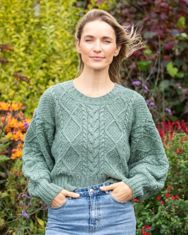 Cable Knit Cropped Crew Neck Sweater Apple