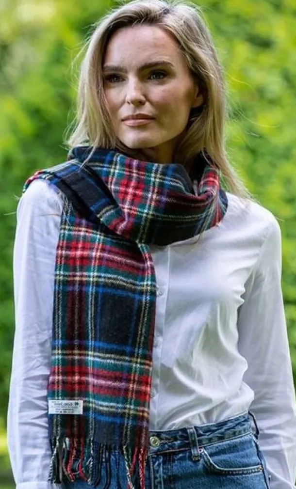 100% Lambswool Tartan Scarf Black Stewart