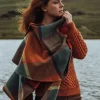 100% Lambwool Cape Col: 639