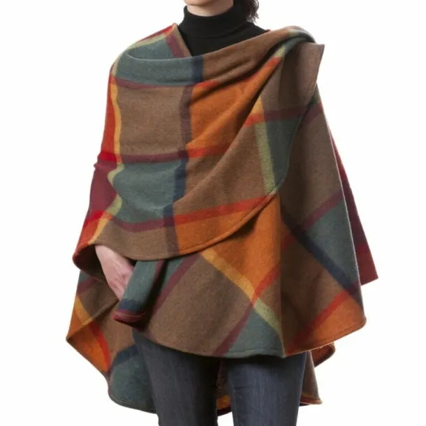 100% Lambwool Cape Col: 639