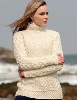 Luxurious Cable Knit Sweater - Natural