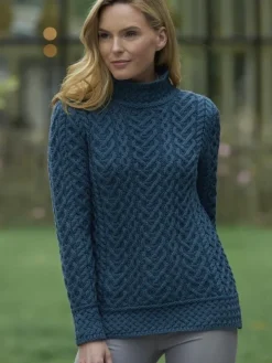Luxurious Cable Knit Sweater - Teal