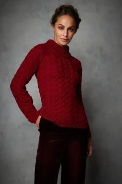 Shaped Crew Neck Sweater Red