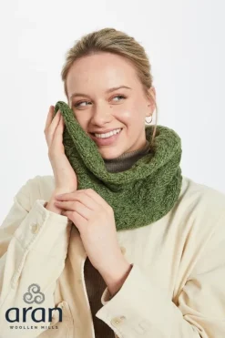 Super Soft Aran Snood Green B859