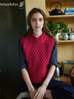 Trellis Crop Vest Bramble Red