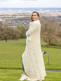 Two Tone Plated Aran Throw X4349