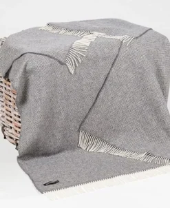 Wool and Cashmere Grey Herringbone Throw Col: 1474